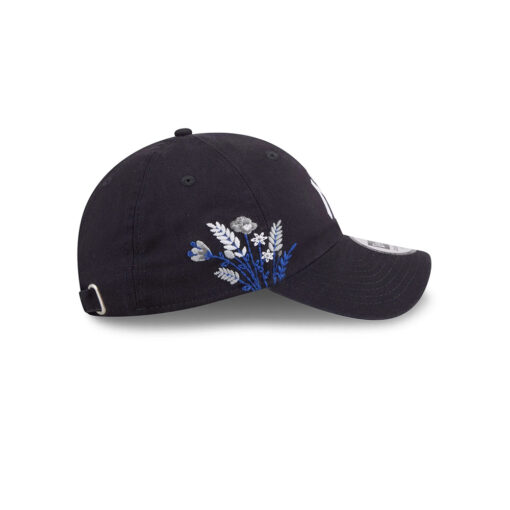 New York Yankees Wildflower Adjustable Cap in Black