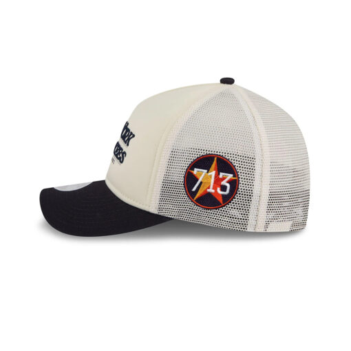 New York Yankees Women’s Retro Chrome Trucker Cap in White