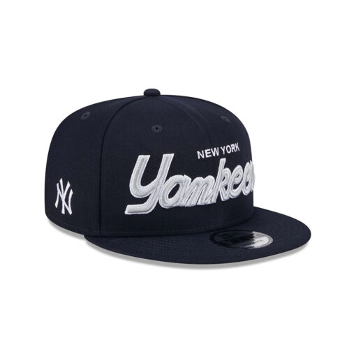 New York Yankees Wordmark Snapback in Black