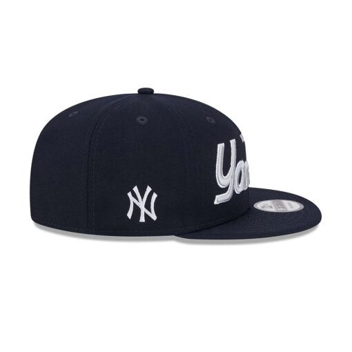 New York Yankees Wordmark Snapback in Black