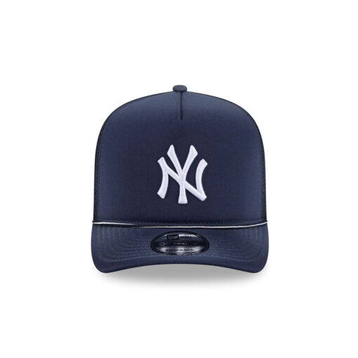 New York Yankees Worn Fabric Trucker Cap in Navy