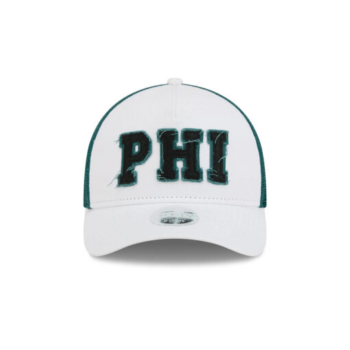 Philadelphia Eagles Felt Logo Trucker Cap in Optic White