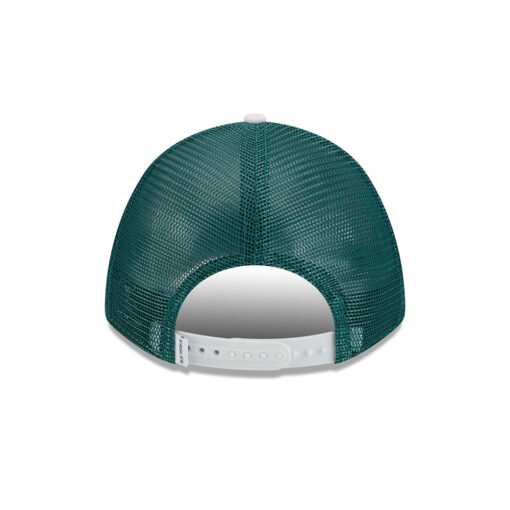 Philadelphia Eagles Felt Logo Trucker Cap in Optic White