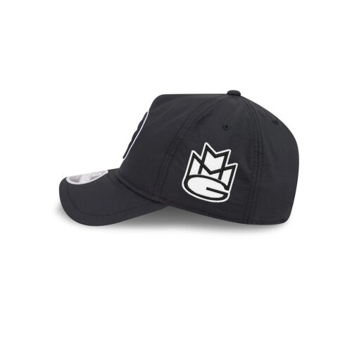 Pittsburgh Steelers Performance Snapback Cap in Black