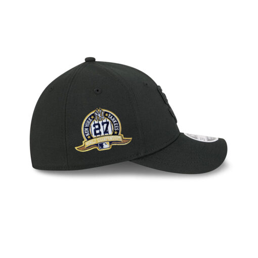 San Diego Padres Two-Tone M-Crown Stretch-Snap in Black White