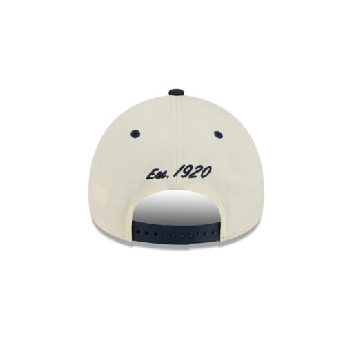 Chicago Bears Arched Logo A-Frame Snapback Hat in White