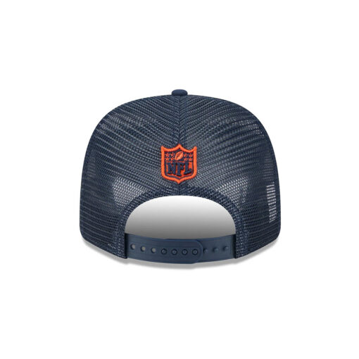 Chicago Bears Bear Head Mesh Back Trucker Hat in Navy