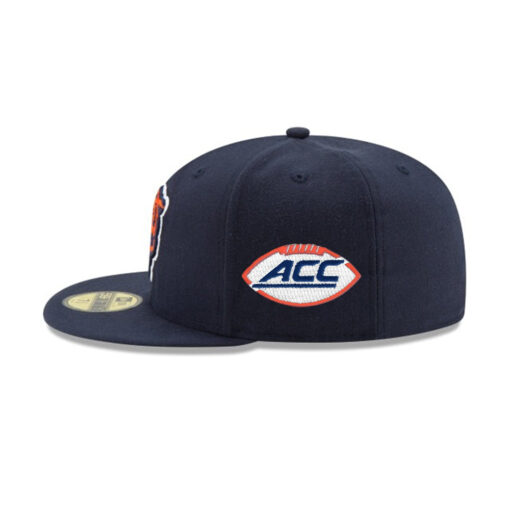 Chicago Bears Bear Head Side Patch Fitted Hat in Navy Chicago Bears Bear Head Side Patch Fitted Hat in Navy