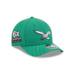 Philadelphia Eagles Historic Flying Eagle Side Patch Snapback Hat in Green